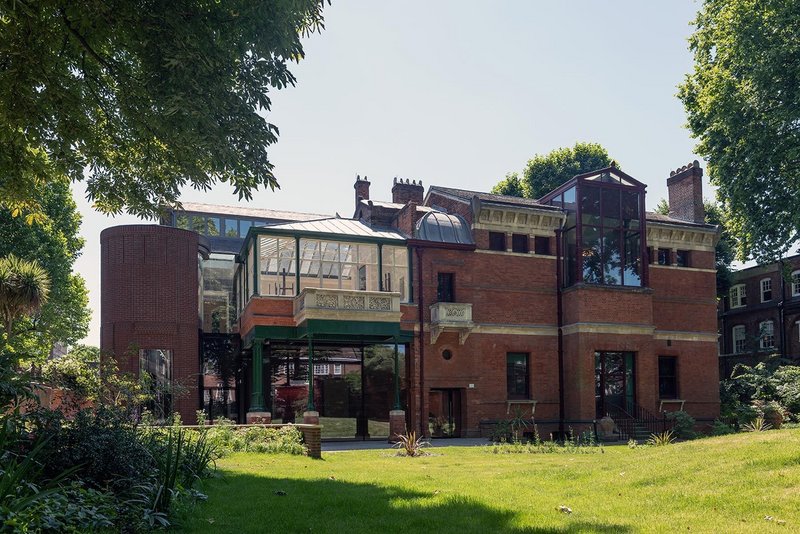 Leighton House exterior, with BDP’s new works to the left alongside the restored Winter Studio. The main studio is to the right. ©RBKC. Image courtesy of Jaron James
