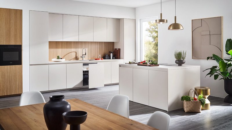 The best designed kitchens are a perfect balance of the practical and the beautiful.