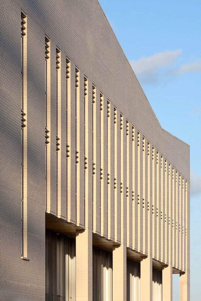 Sir Ludwig Guttmann Health and Wellbeing Centre, Stratford