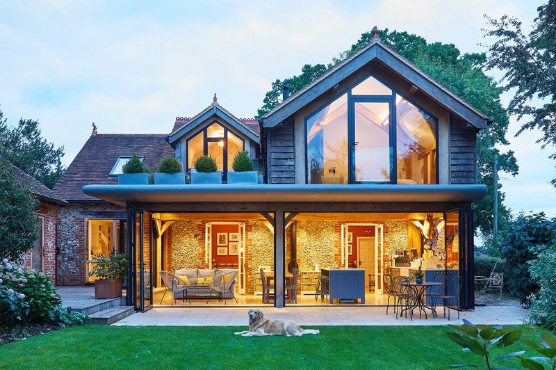 The extended Buckinghamshire property with thermally insulated, German-engineered, British-built Schüco doors and windows.