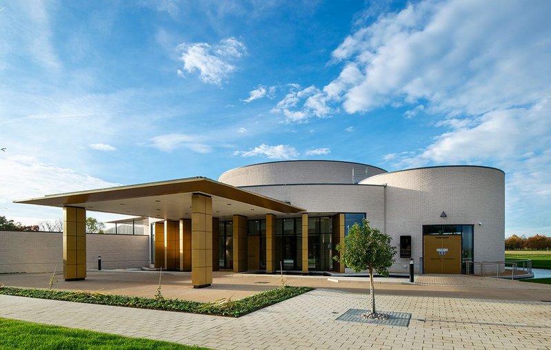 Vandersanden Perla and Morvan bricks at Huntingdon Crematorium. Benchmark Architects.