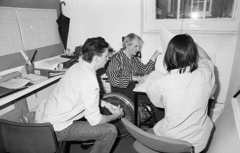 AA Diploma School technical studies tutor Andrew Walker Giving a tutorial to students (1988)