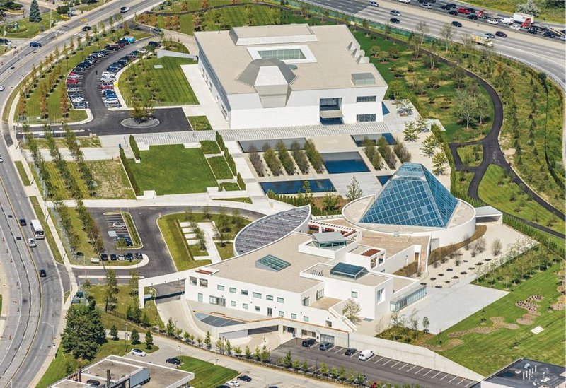 Maki’s museum (top) is aligned with the pyramidal prayer hall of Correa’s Ismaili Centre (bottom), both set in a new 6.8ha park.