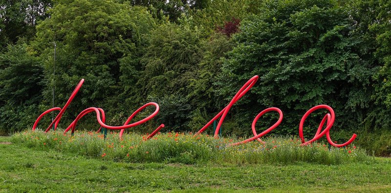 The Dancing Flowers of Doe Lea, an artwork designed by Tonkin Liu and fabricated by SH Structures.