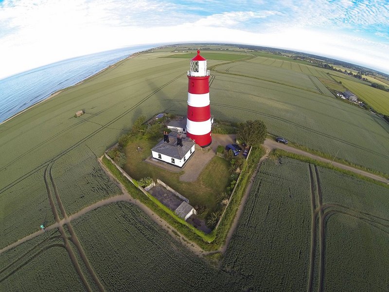 More than 150 litres of Sandtex Trade’s X-Treme X-Posure Smooth Masonry Paint have been used to repaint East Anglia’s Happisburgh Lighthouse.