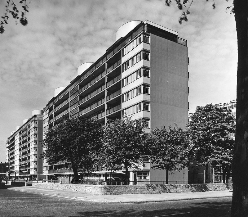 Sullivan House surrounded by trees on the Churchill Gardens Estate in 1962.