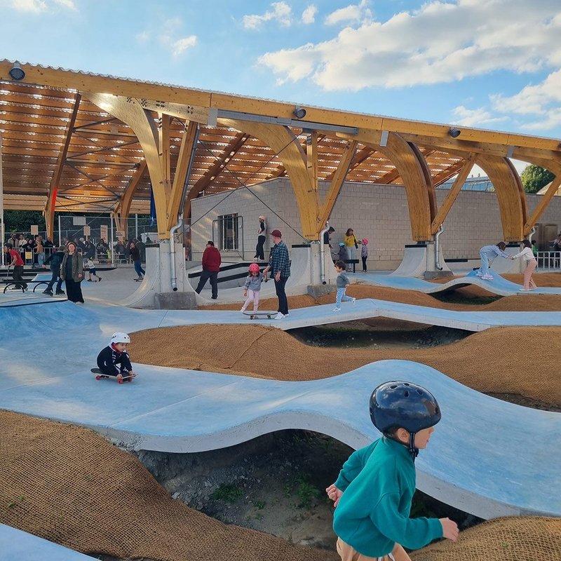 Making waves: Reusing timber structure on the combined recycling facility and skatepark challenged conventional approaches to design and public procurement.