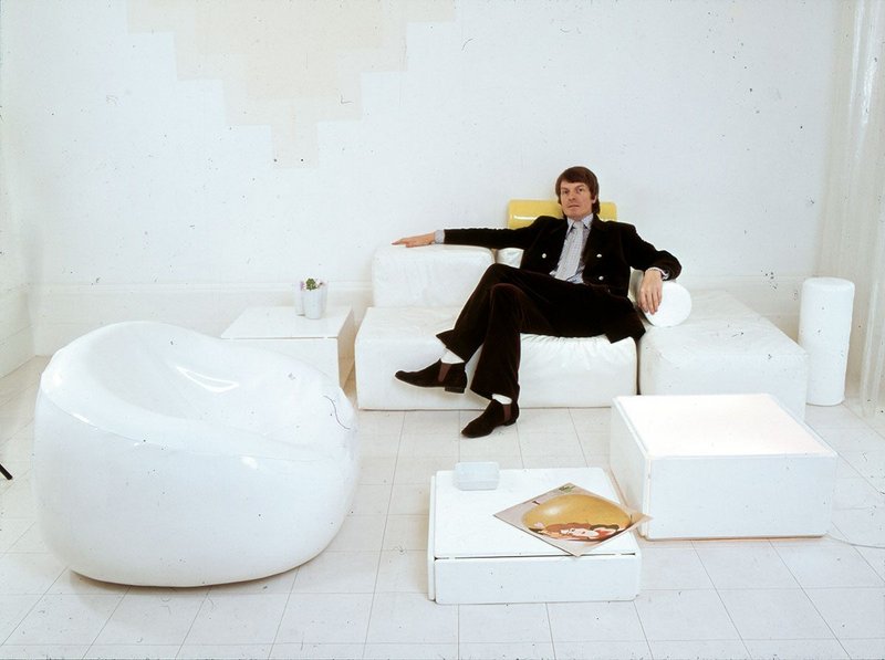 1.	Max Clendinning in his white minimalist phase at home with modular plastic furniture designed for Aerofoam.