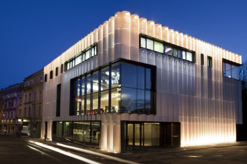 Cadisch MDA's Meshtec Ambasciata expanded metal cladding at the Quarterhouse venue in Folkestone. Alison Brooks Architects.