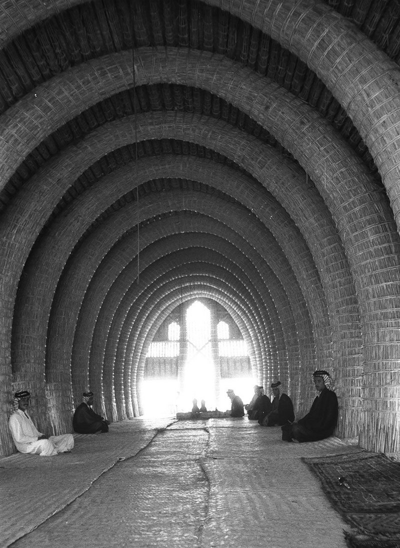 Interior of a ceremonial or guest house designed in reeds by the Marsh Arabs who have lived in Iraqs marshlands for thousands of years. This one was photographed in 1955. Pitt Rivers Museum, University of Oxford, accession number: 2004.130. 23203.1