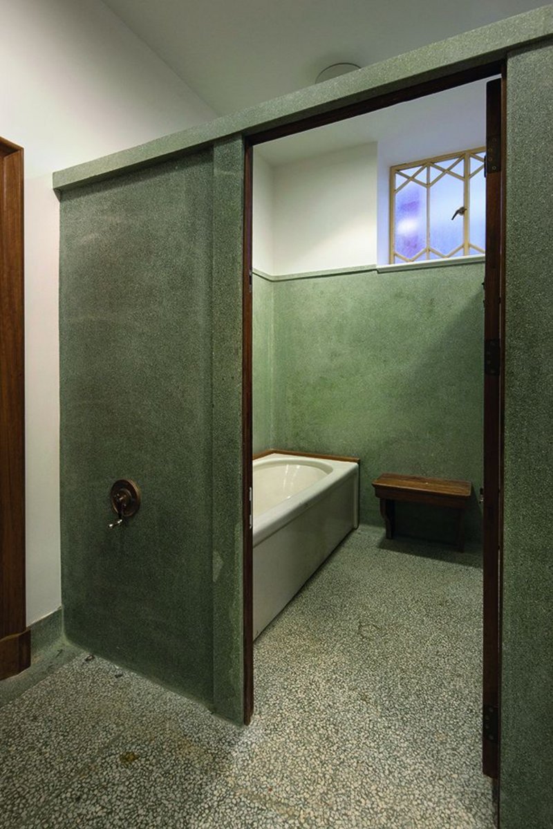 Preserved original bath cubicle – still in working order.