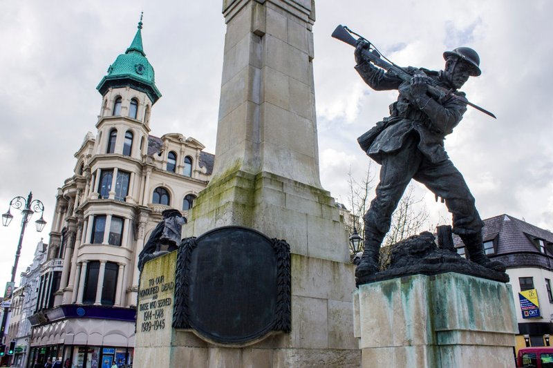 War memorial honouring the citizens of the city of Derry-Londonderry who lost their lives during World Wars I and II.