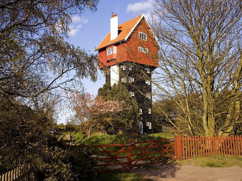 House in the Clouds, Thorpeness, Suffolk; Glencairne Stuart Ogilvie with F. Forbes Glennie, 1923