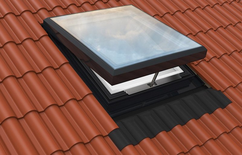 Sunsquare's Aero Pitch rooflight offers unrivalled thermal performance and is completely thermally broken, providing an effective barrier between internal and external temperatures.