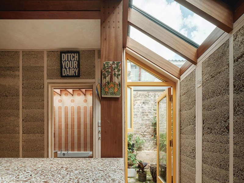 Using LC3 concrete, hempcrete and timber structure, the London Victorian townhouse aimed to be a low-impact home for its client.