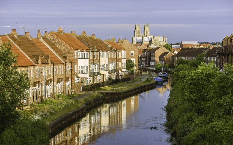 A place of architectural opportunity. The ancient minster, townhouses, beck of Beverley, East Riding of Yorkshire.