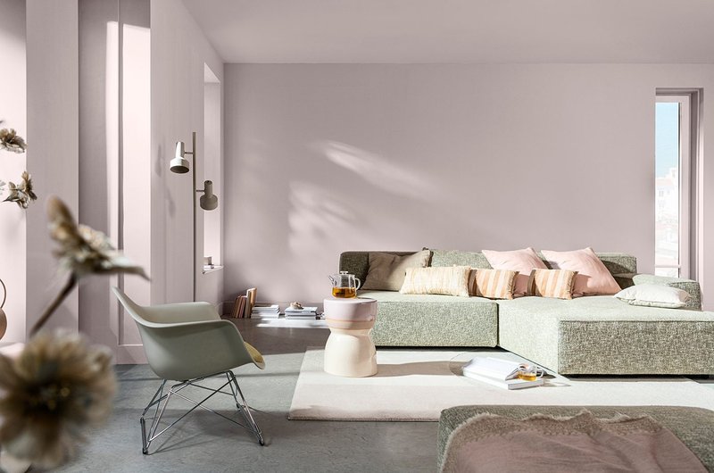 Relaxation in colour form: Living room walls painted in Dulux Colour of the Year 2024, Sweet Embrace.