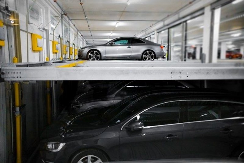 Wohr semi-automatic Combilift parking system at One Tower Bridge, London.