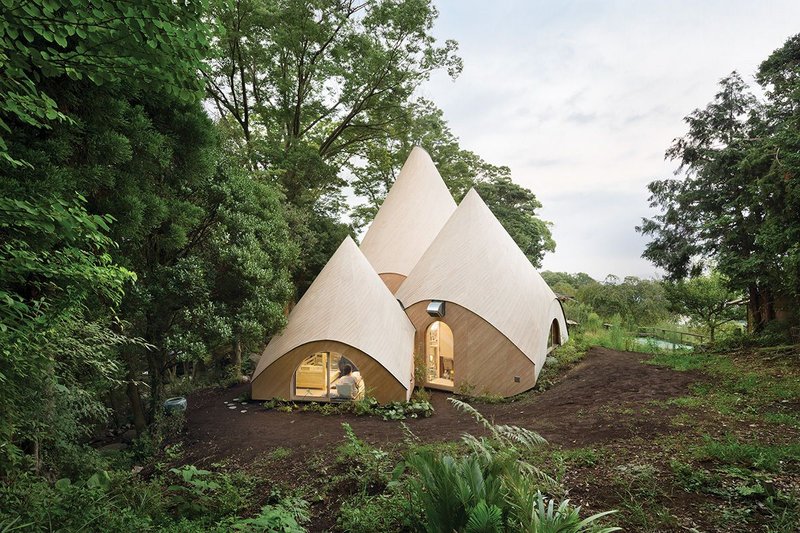 Constructed of concrete, glass and timber, Suma Architects’ design is as minimal as possible to highlight the unusual, intimate programme of the building.