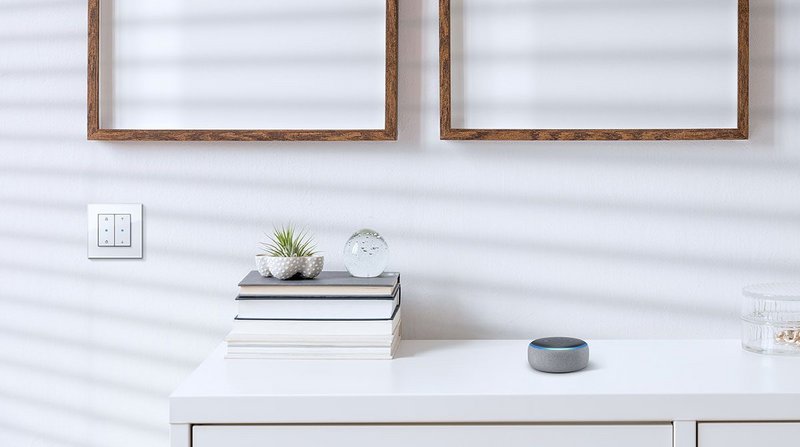 Gira eNet Smart Home voice command: convenient control and monitoring of the home environment via smartphone - whether you are in or out and about.