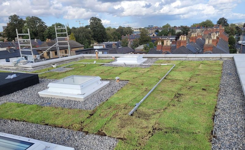 With ACO blue and blue green roofs, water does not remain in contact with the waterproofing layer, dramatically lowering the building risk.