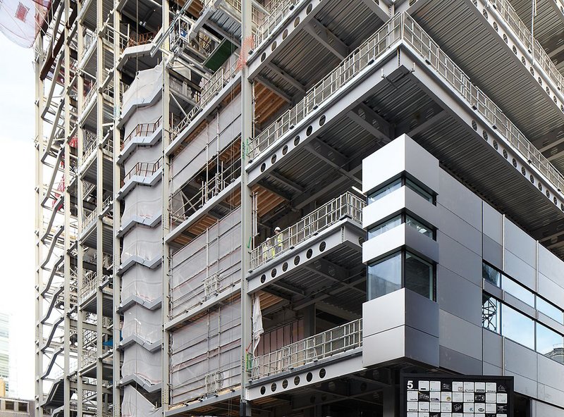 Stainless steel cladding was chosen over aluminium to achieve panels that were as flat as possible.