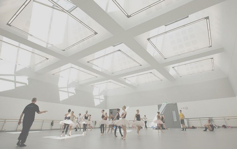 Main ballet rehearsal space, lit by nine west-facing rooflights designed to admit as much light as possible without causing visual distraction.