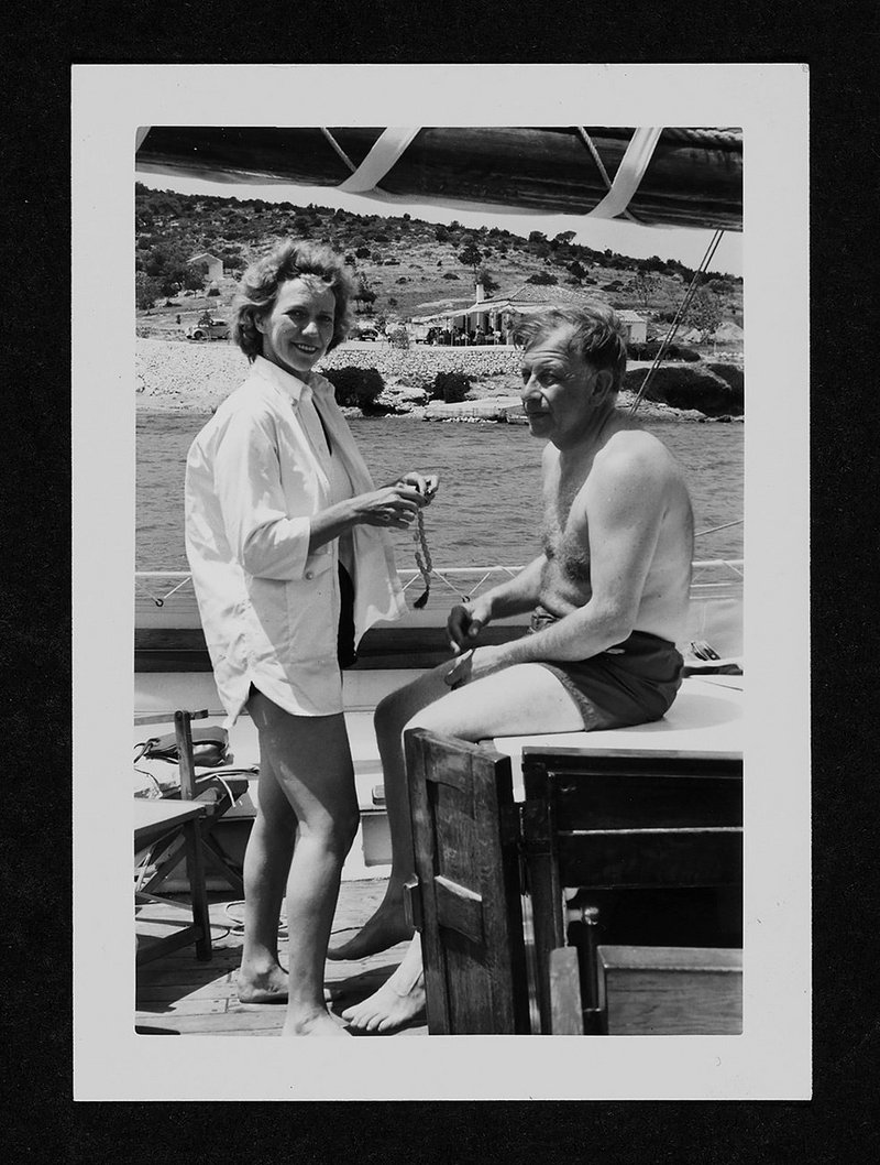 Photograph of Eero and Aline Saarinen on holiday, from the papers in the Archives of American Art, Smithsonian Institution.
