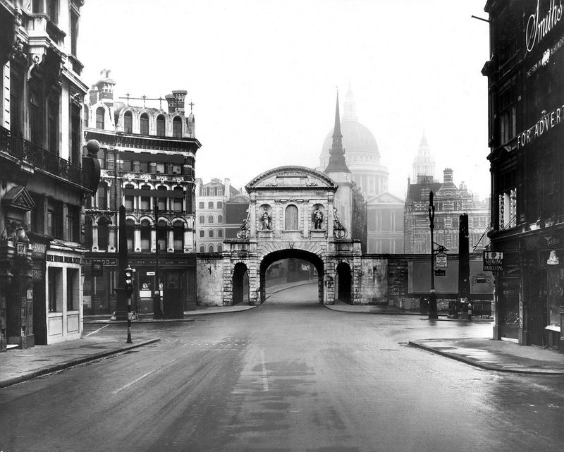 Temple Bar Christopher Wren Paternoster Square London.