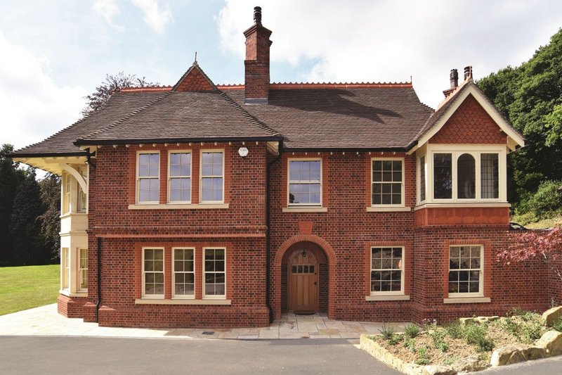 IG Brick Slip Feature lintels were used over the openings of this private residence in Kent. Stephen Langer Architects  / Ascent Building.