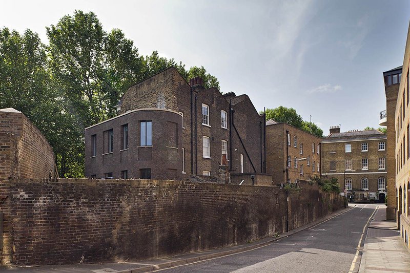 House in Wapping. Click on the image.