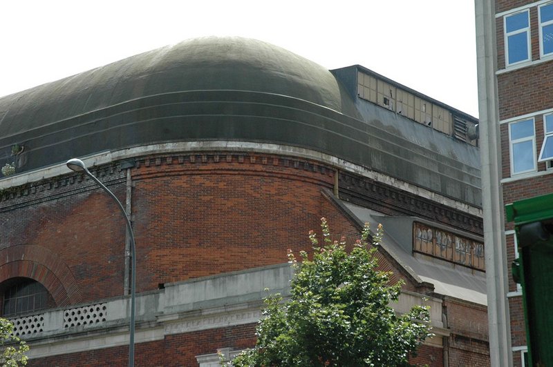 The roll-top roof before the refurbishment.