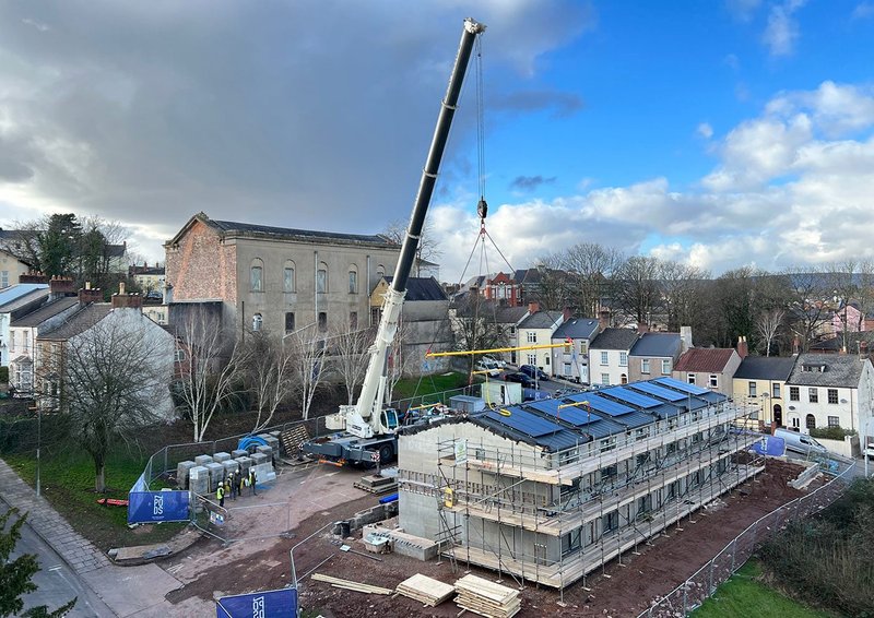 Hill Street House during construction.