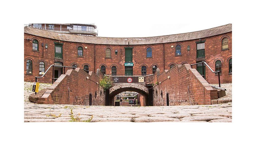 The horseshoe shape was also practical, with a loop system for entry and exit and cobbles for traction.