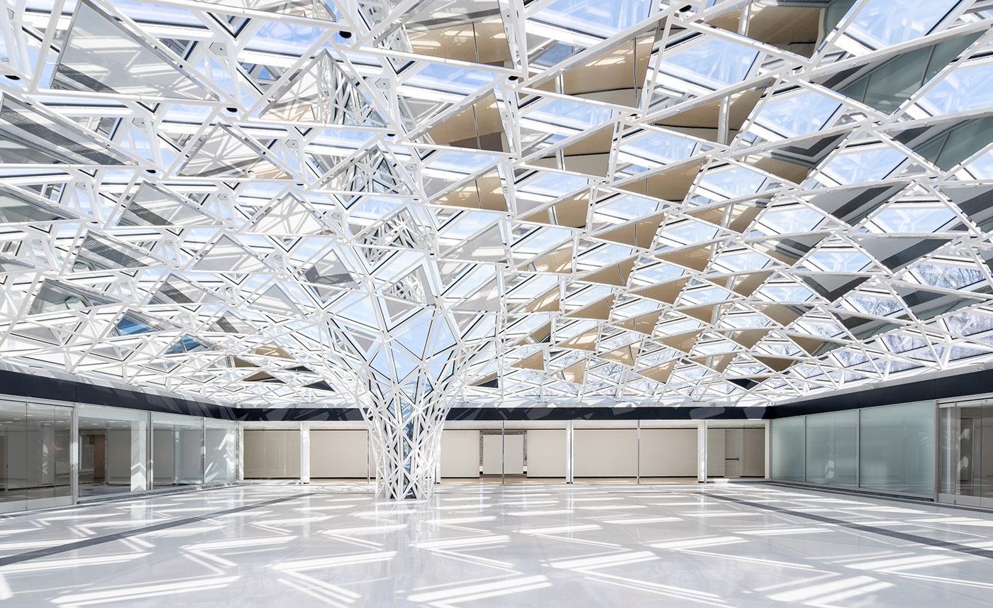 Common Sky’s faceted mirrored inner surface creates kaleidoscopic visual effects for the museum’s visitors.