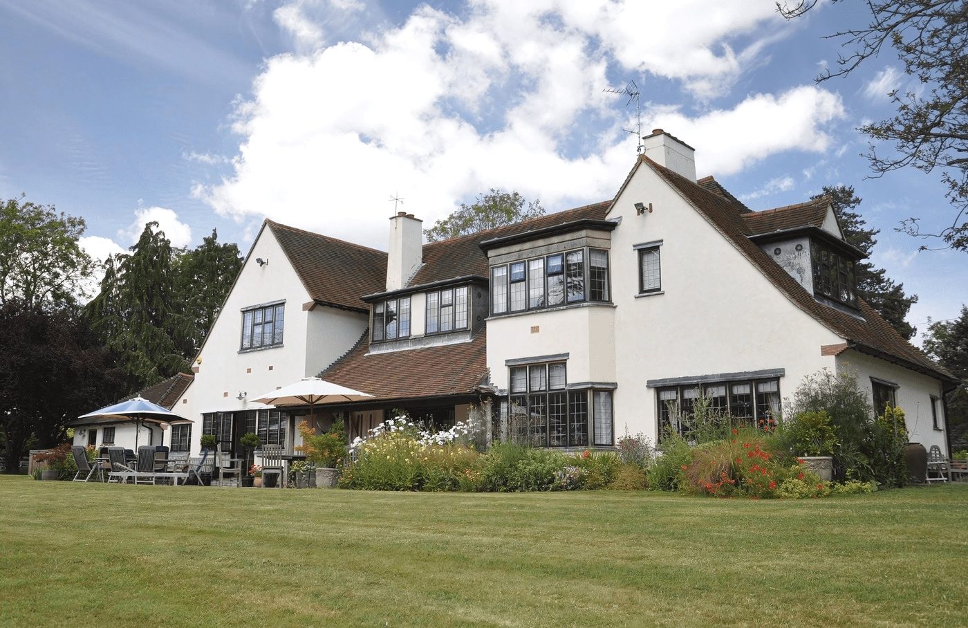 Duration's Royale Stepped aluminium windows replicate the styling, slimness and features of traditional steel designs.